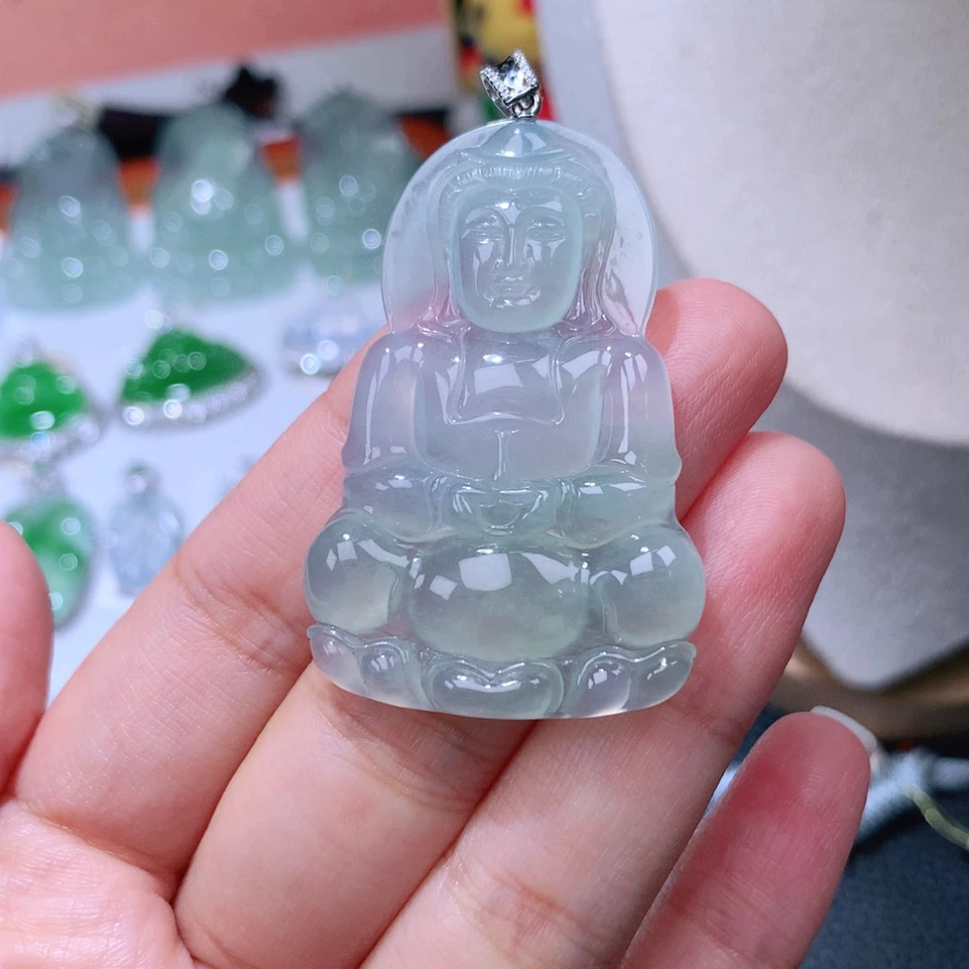 颈饰18K金镶嵌翡翠观音