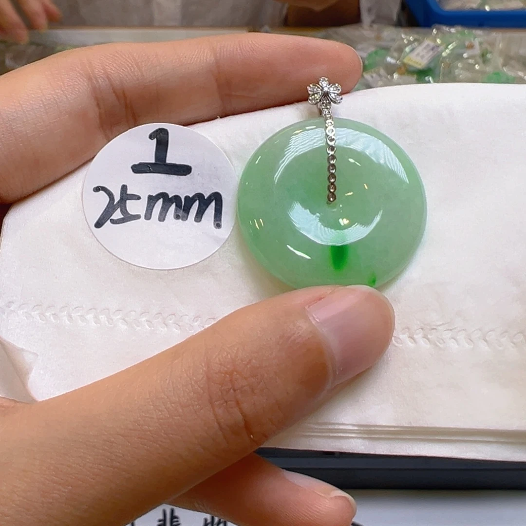 吊坠(不含链)18K金镶嵌翡翠