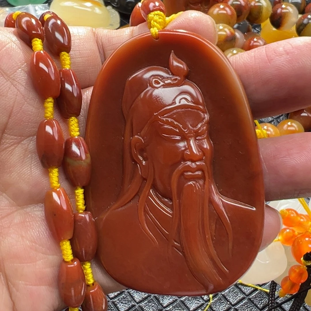 石英质玉合金颈饰