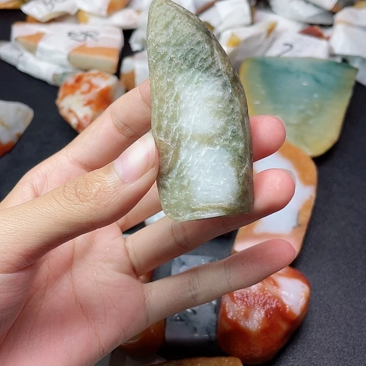 志****翡翠未镶嵌颈饰翡翠