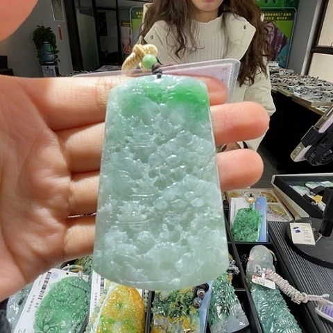 翡翠未镶嵌颈饰翡翠