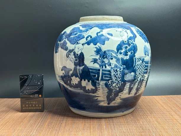 青花人物麒麟大罐