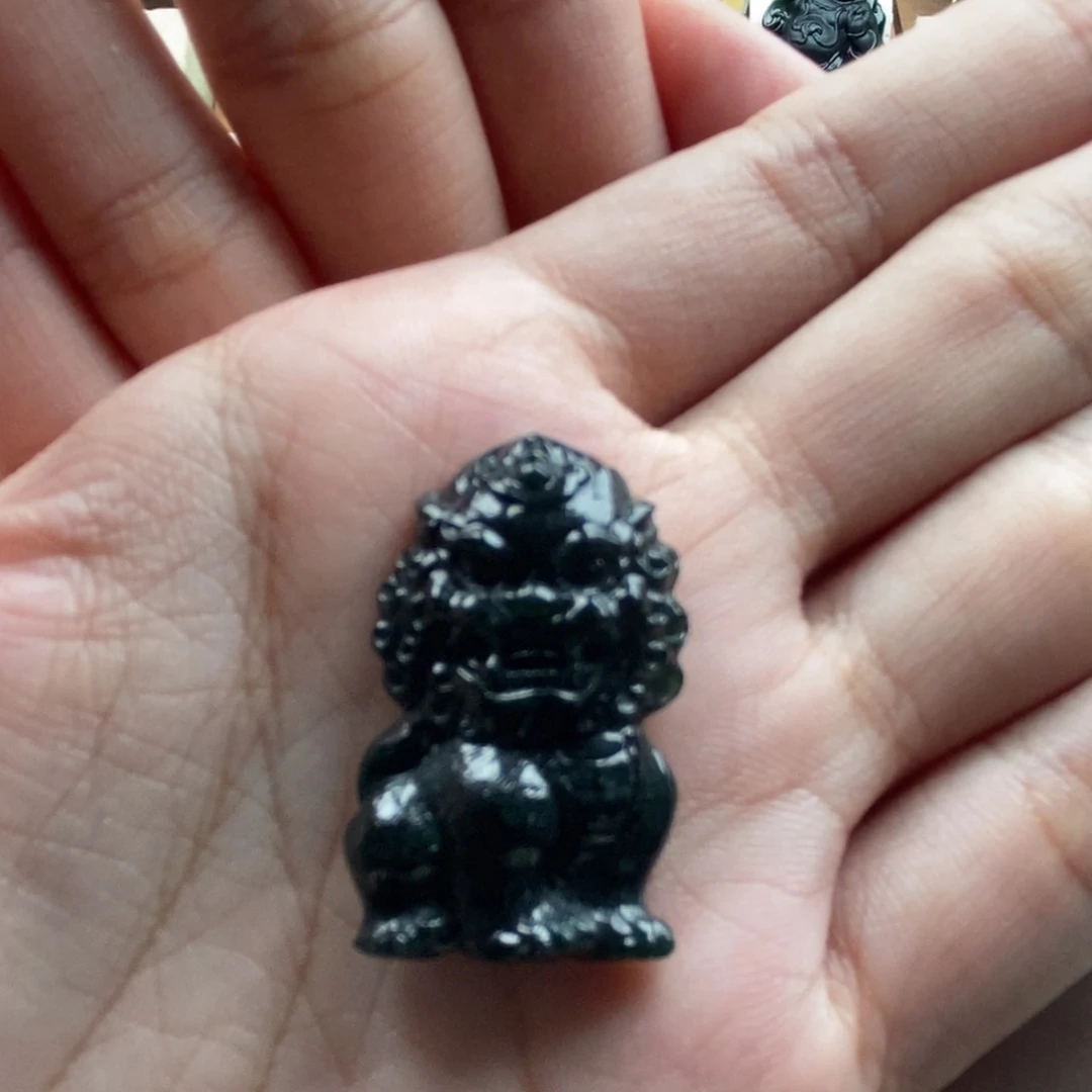 颈饰未镶嵌翡翠狮子