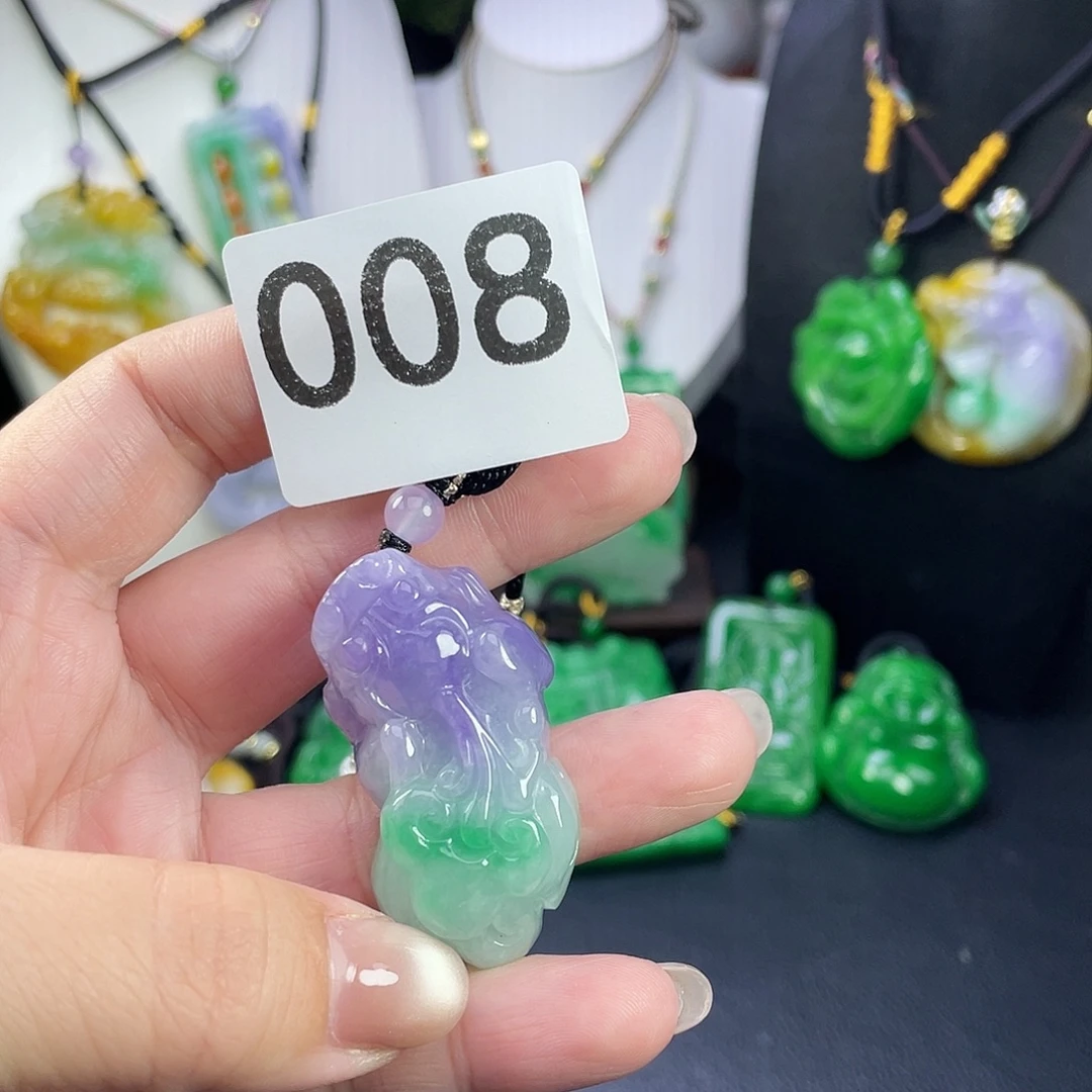 翡翠未镶嵌吊坠(赠链)