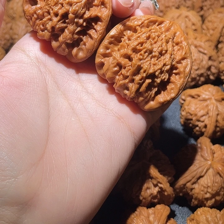 爱***）吊坠文玩核桃小妹三棱