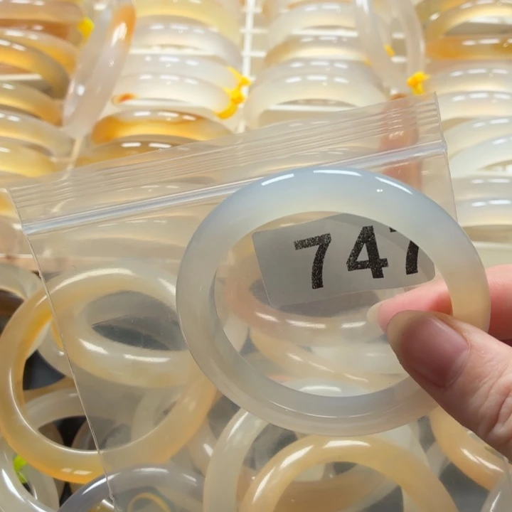 玛瑙/玉髓未镶嵌手镯