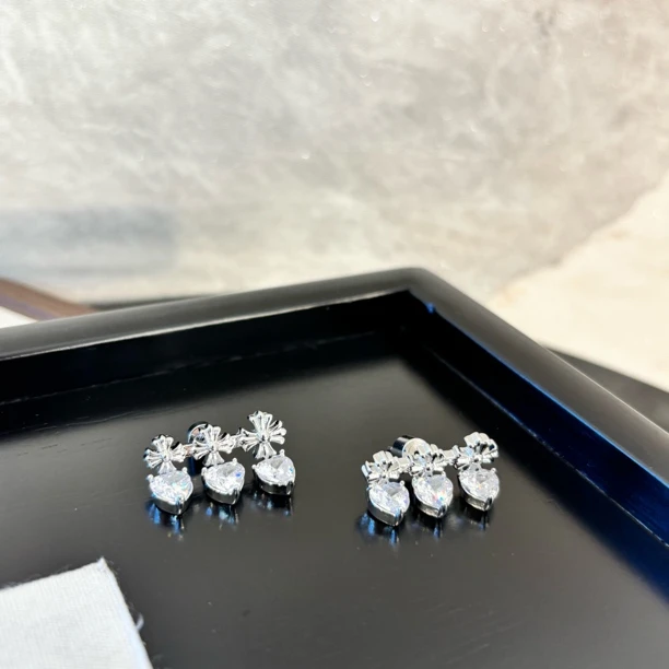 铜合金合成锆石耳饰 三十字爱心耳环EH3146