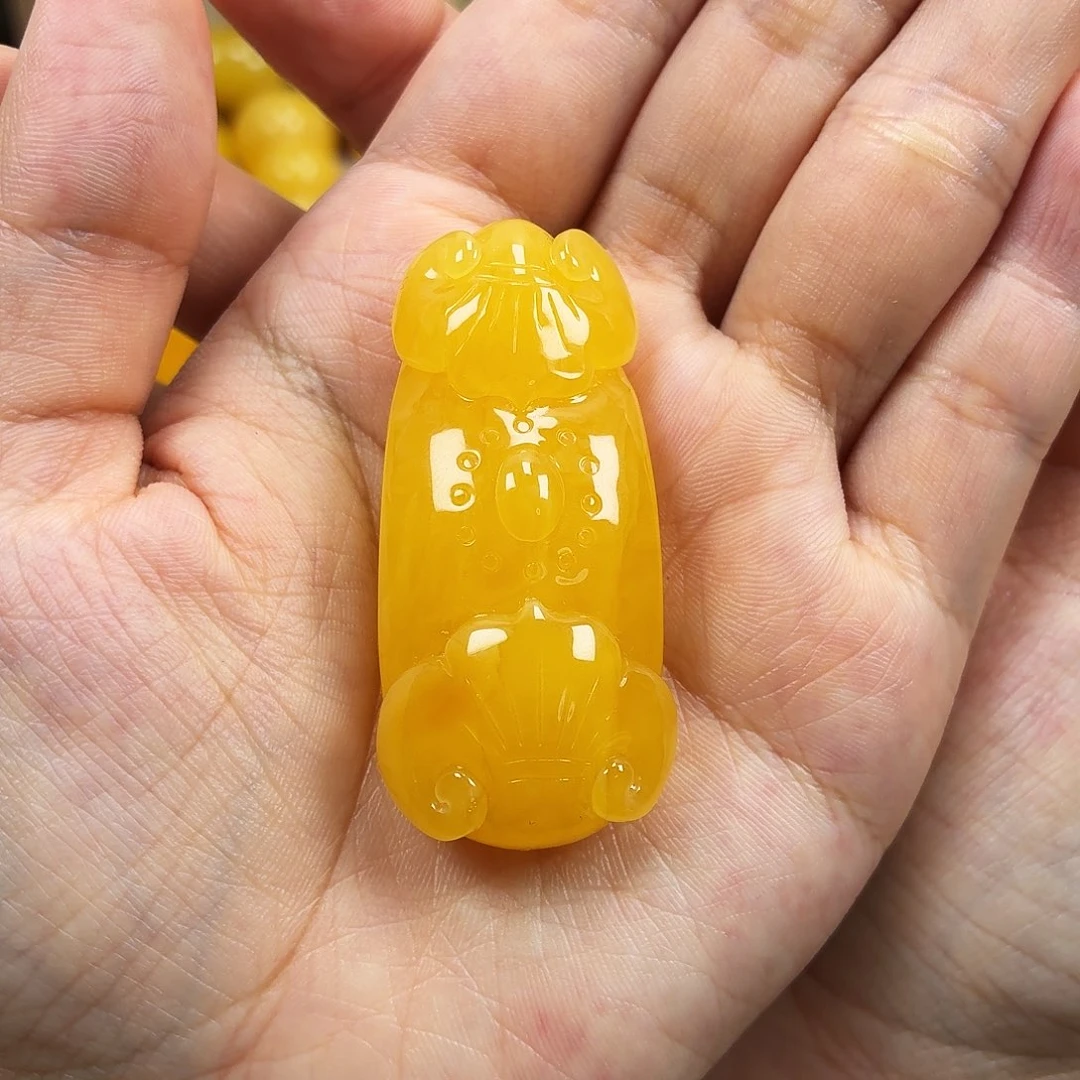 蜜蜡未镶嵌颈饰焦皮妖花如意