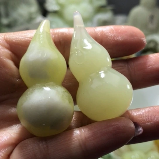 岫玉未镶嵌吊坠吊坠