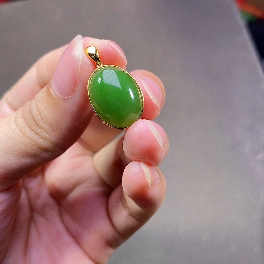 和田玉18K金镶嵌颈饰