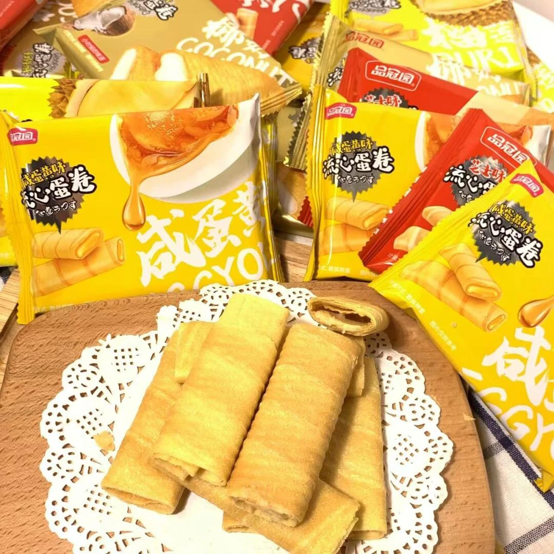 品冠园咸蛋黄芝士榴莲流心蛋卷酥网红休闲零食饼上班解馋充饥食品