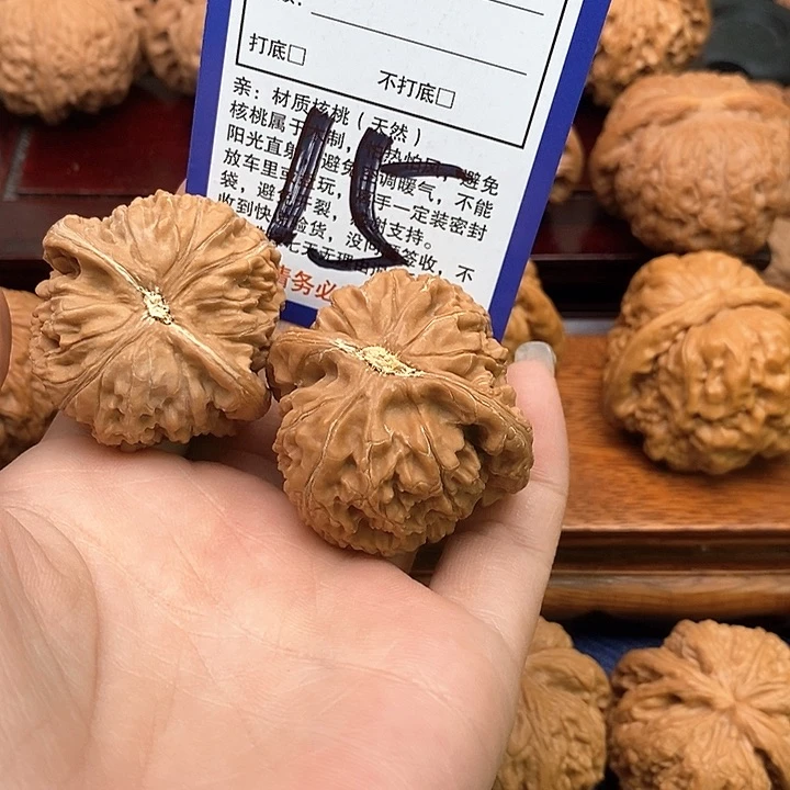 桃核吊坠水龙纹狮子头40