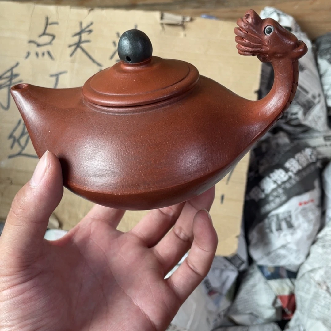 茶壶紫砂老厂紫砂壶一件。