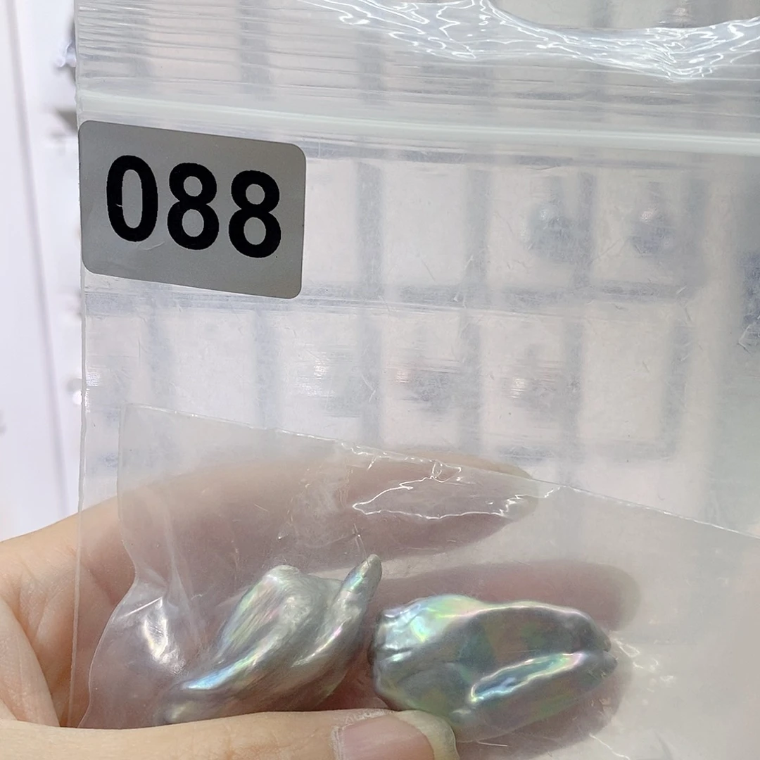 淡水珍珠合金颈饰晓*