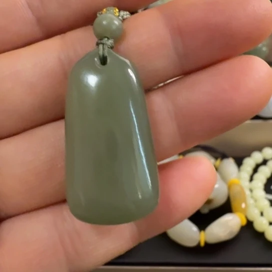 和田玉（糖玉）未镶嵌颈饰