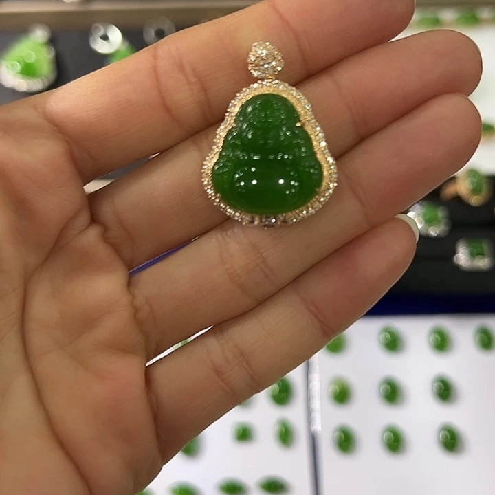 和田玉18K金镶嵌颈饰