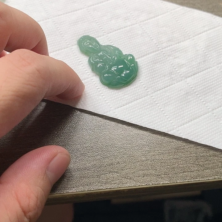 翡翠未镶嵌颈饰观音