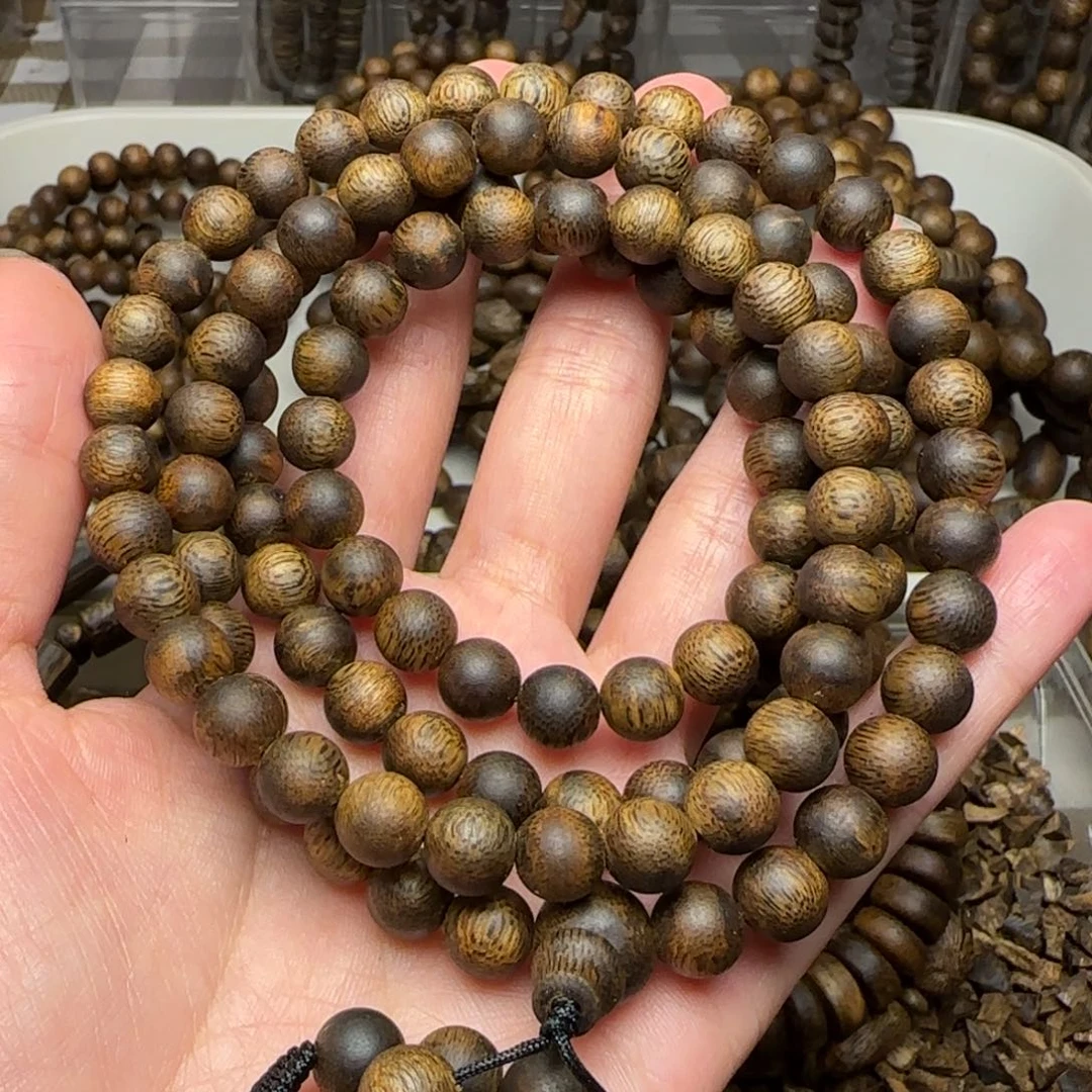 沉香手串是**啊多圈0.8规格30.1克老料108颗海南乌身