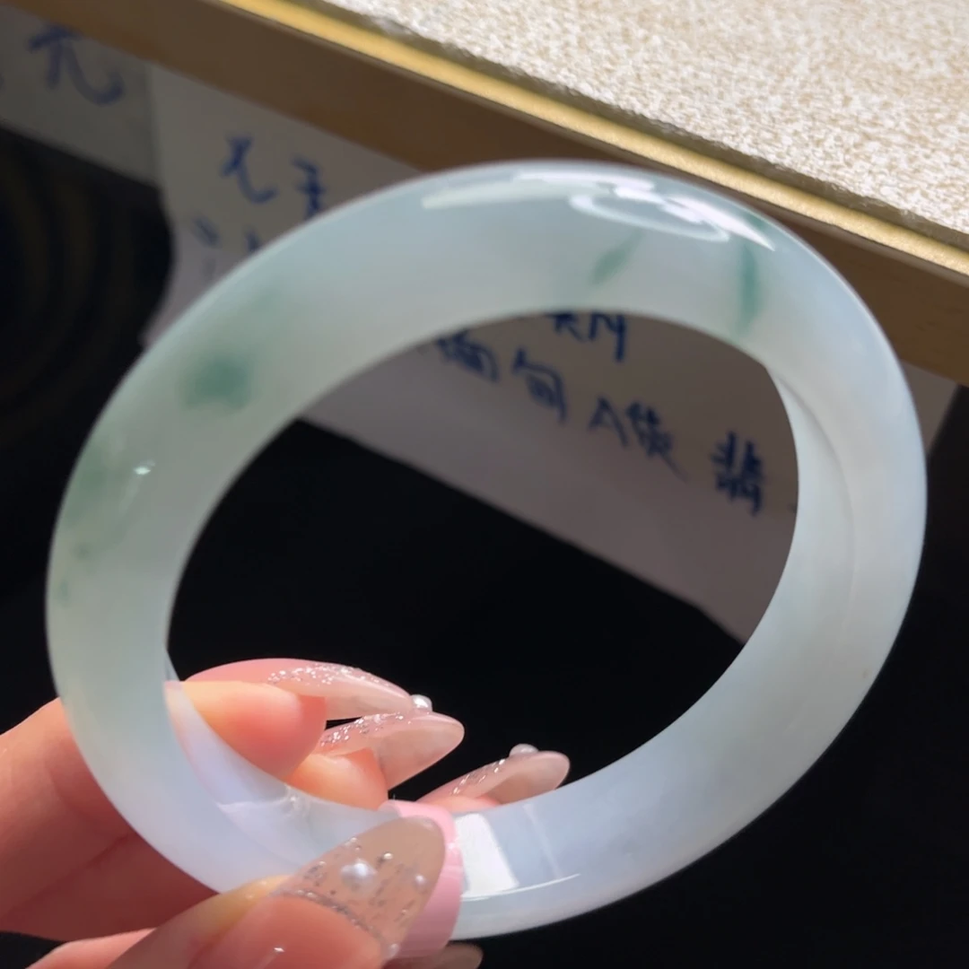 翡翠未镶嵌手镯手镯