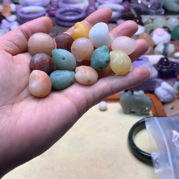 石英岩玉未镶嵌手串猫头13