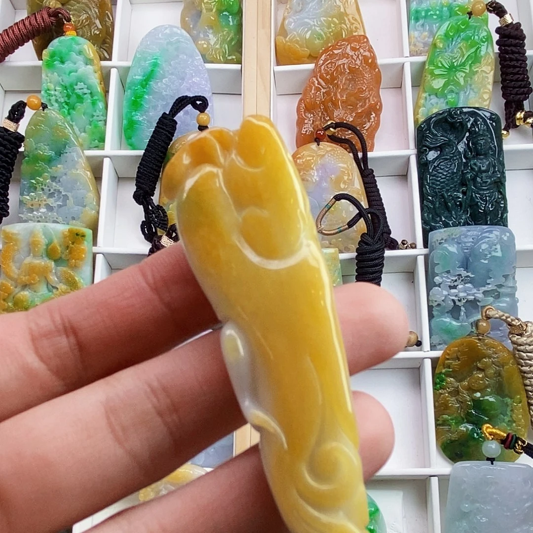 翡翠未镶嵌颈饰翡翠