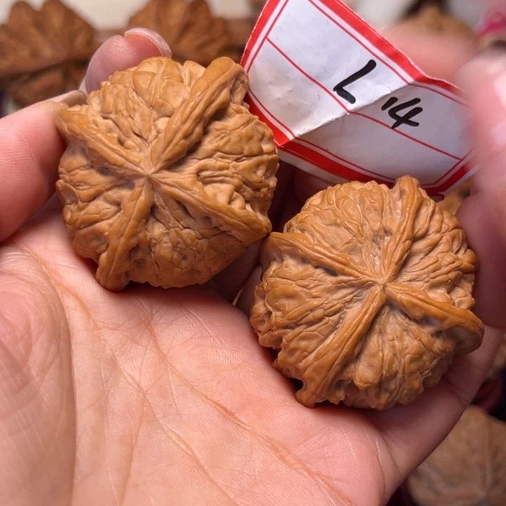 文玩核桃吊坠45大尺雨花石四棱14