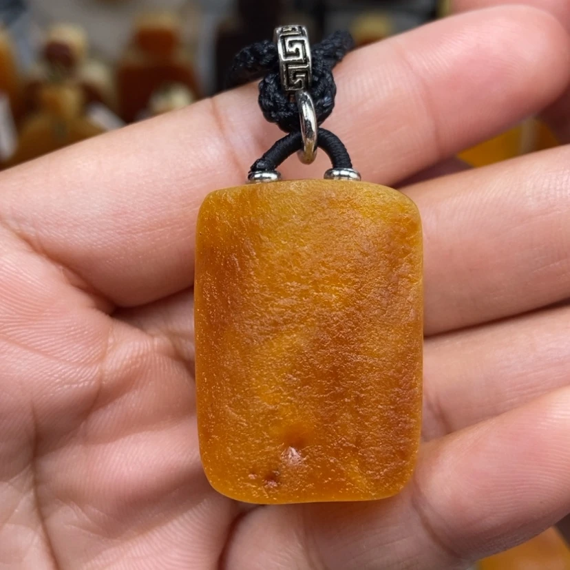 【闪购商品】琥珀颈饰未镶嵌