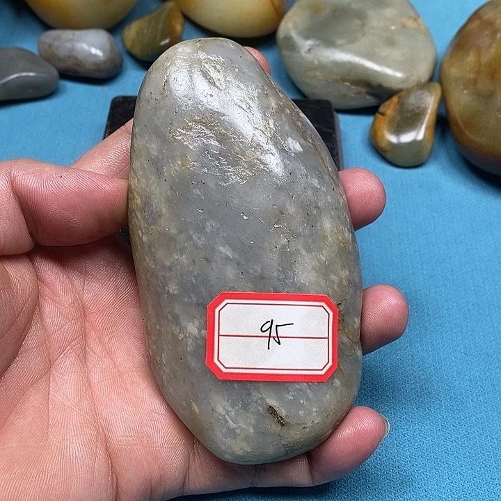 未镶嵌和田玉把件95