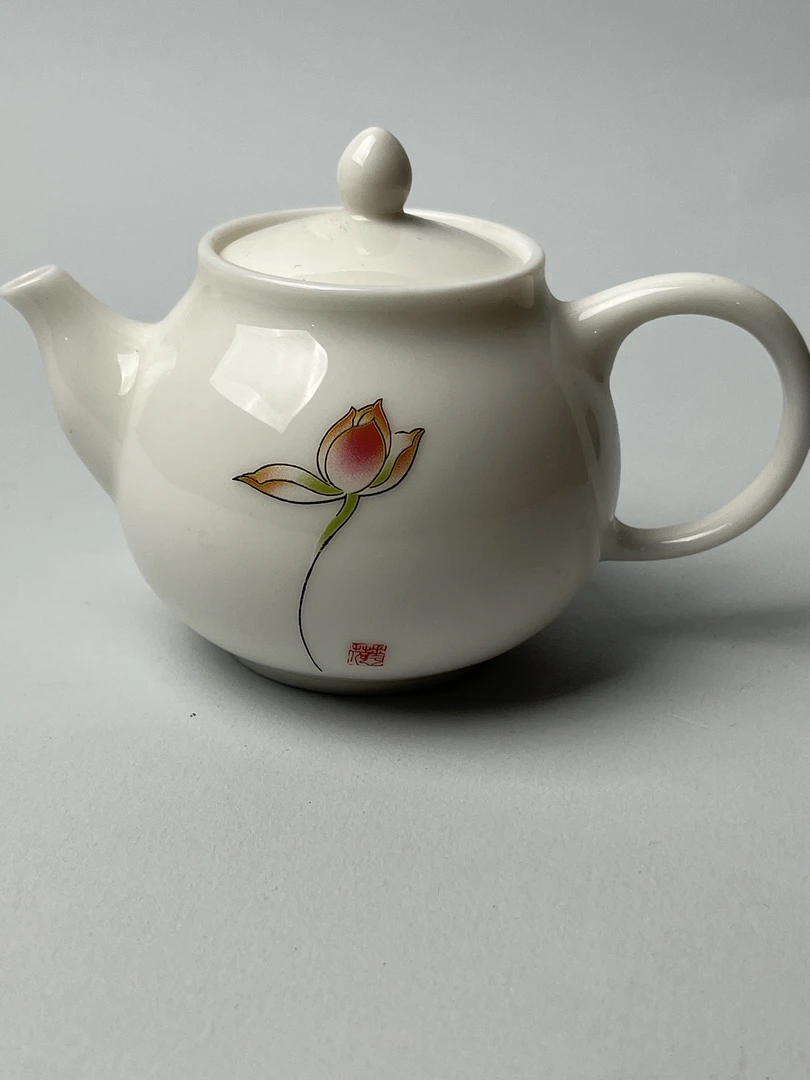 羊脂玉瓷荷花壶732