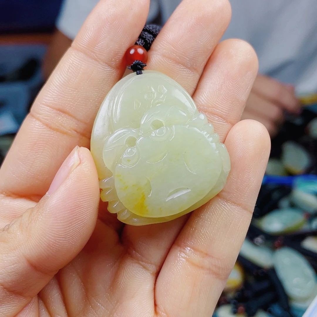 和田玉未镶嵌颈饰