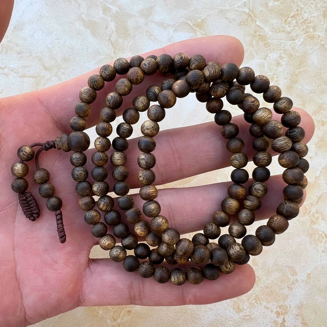 奇楠沉香0.5多圈8克+圆珠手串138颗   多样性发一