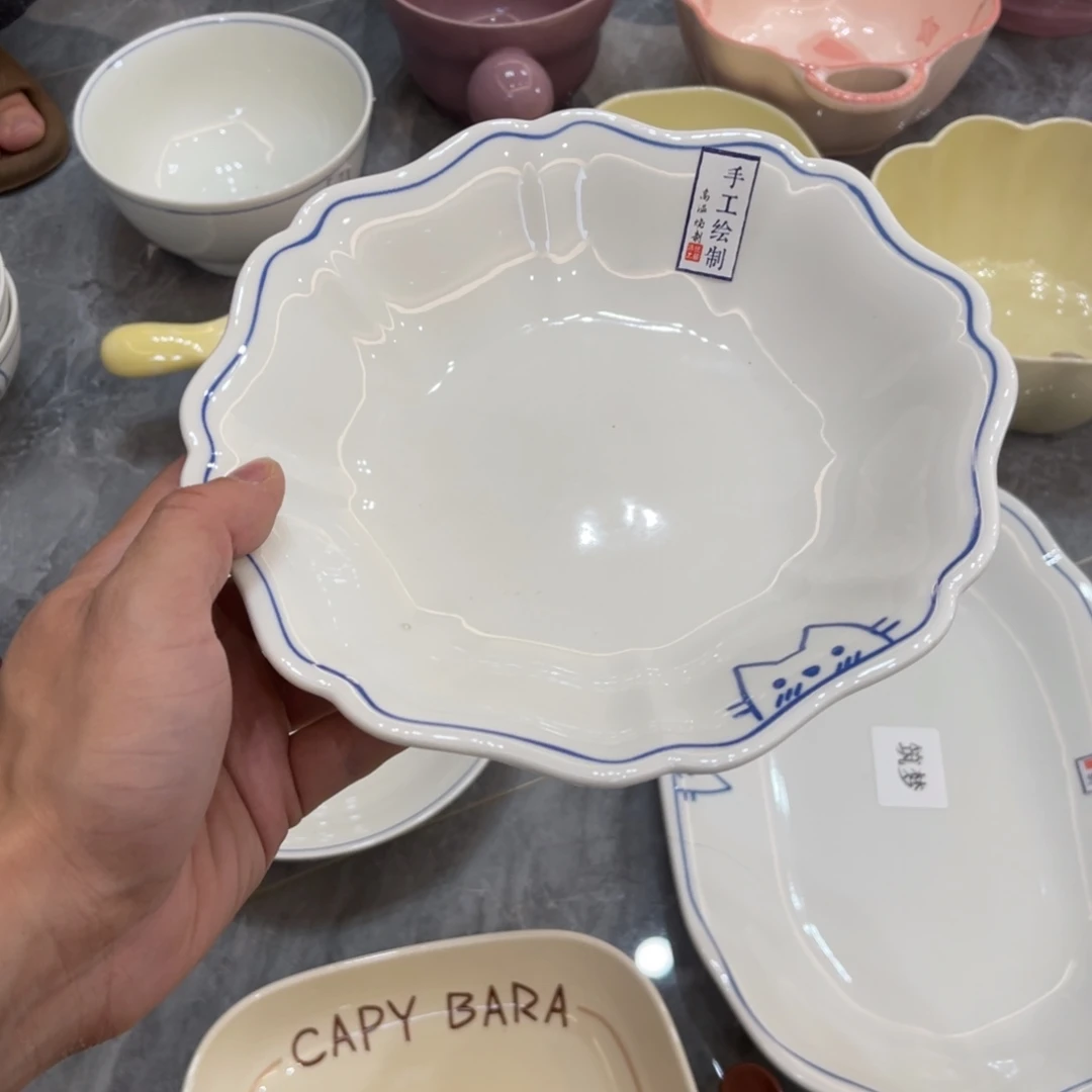 陶瓷微瑕餐具介意勿拍，满18飞！