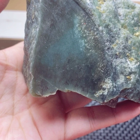 未镶嵌和田玉（糖玉）珠宝半成品