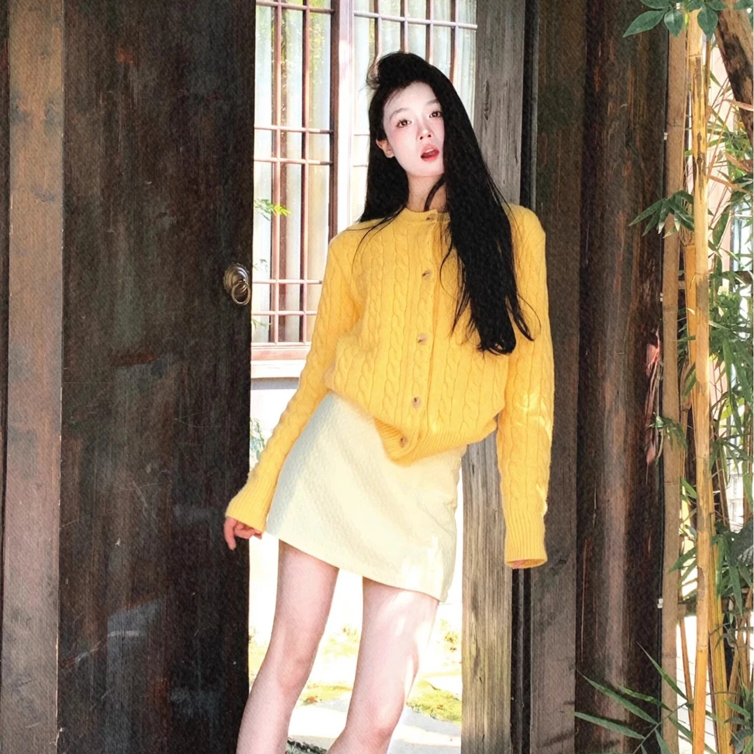 新款气质甜美学院黄色针织开衫毛衣外套女小个子韩系百搭穿搭上衣