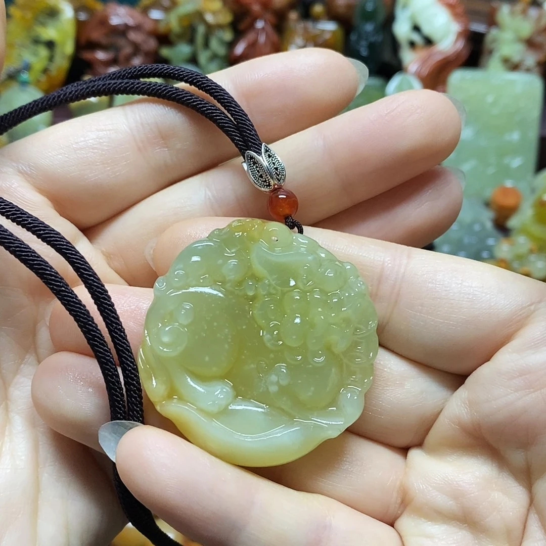 岫玉未镶嵌吊坠(赠链)多样性发一个