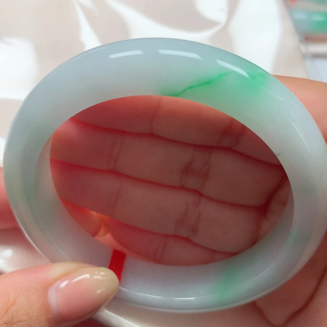 翡翠未镶嵌手镯33细腻白底青