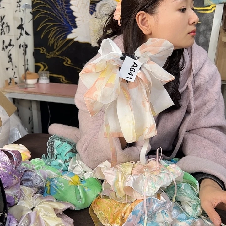 秋****641抓夹手作不退不换