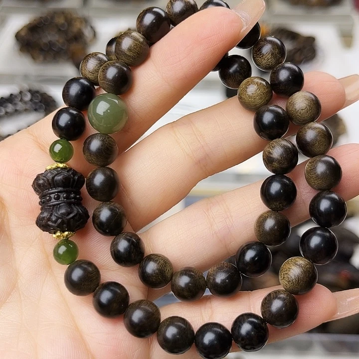 沉香碎屑沉香鹏*越南帝王紫棋古董窖藏樱子瘤疤0.8