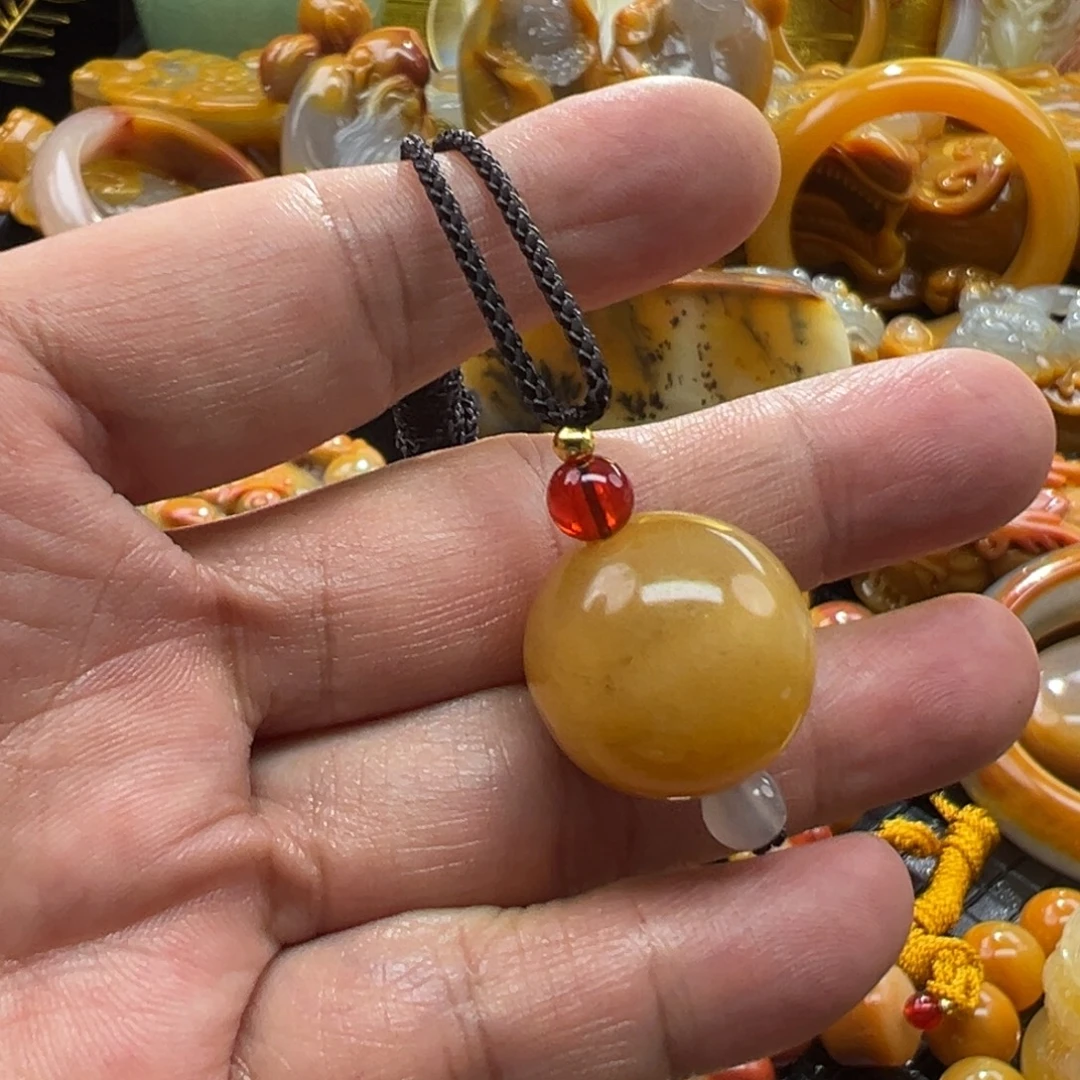 石英质玉未镶嵌颈饰