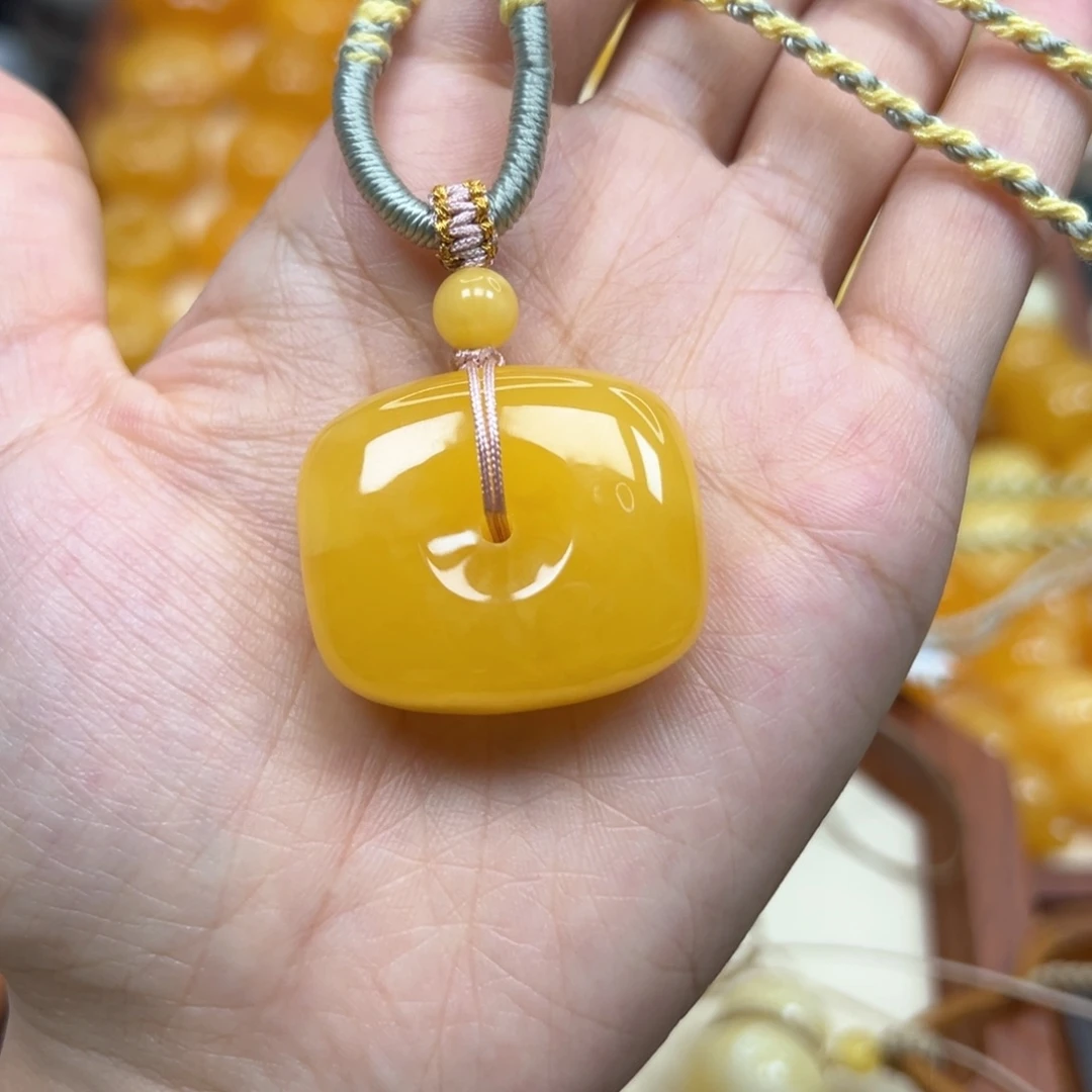 未镶嵌颈饰琥珀蜜蜡