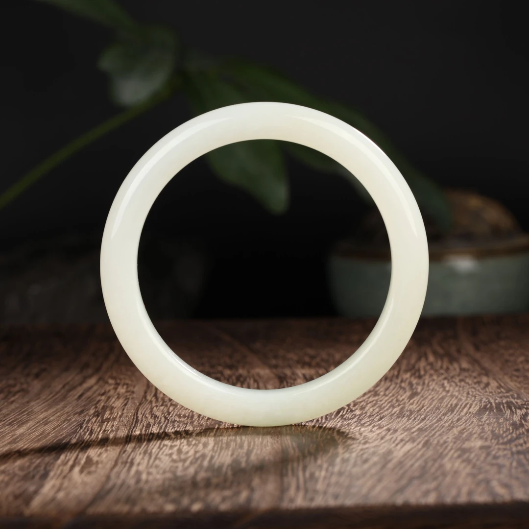 和田玉羊脂玉平安镯  圈号：60.75mm