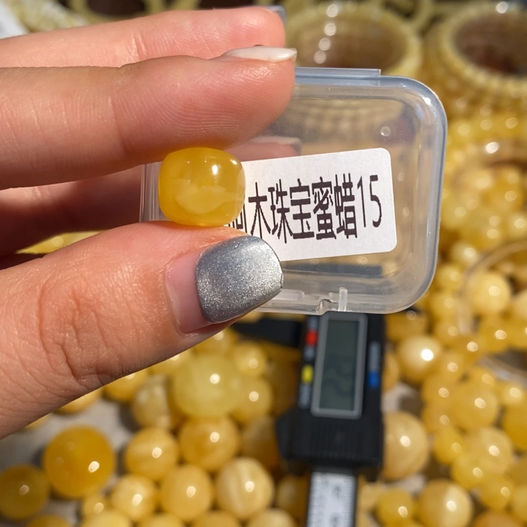 未镶嵌琥珀珠宝奇石15
