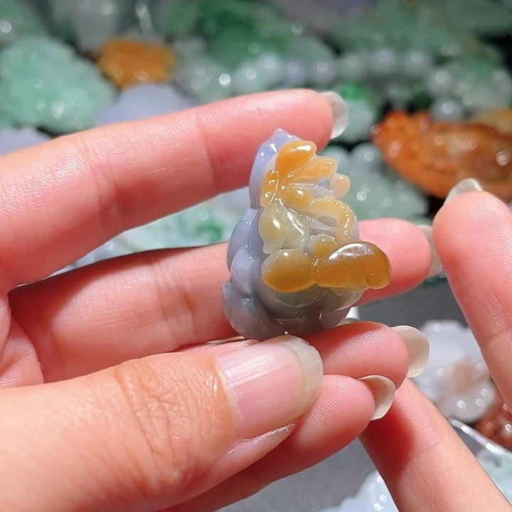 颈饰未镶嵌翡翠天