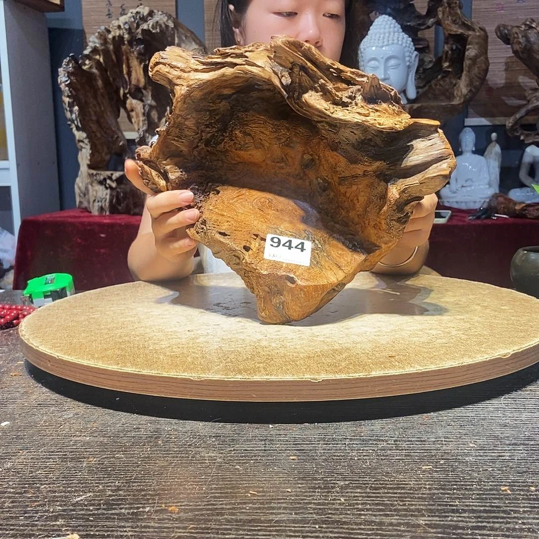 昆***凡944株木随行的小根艺