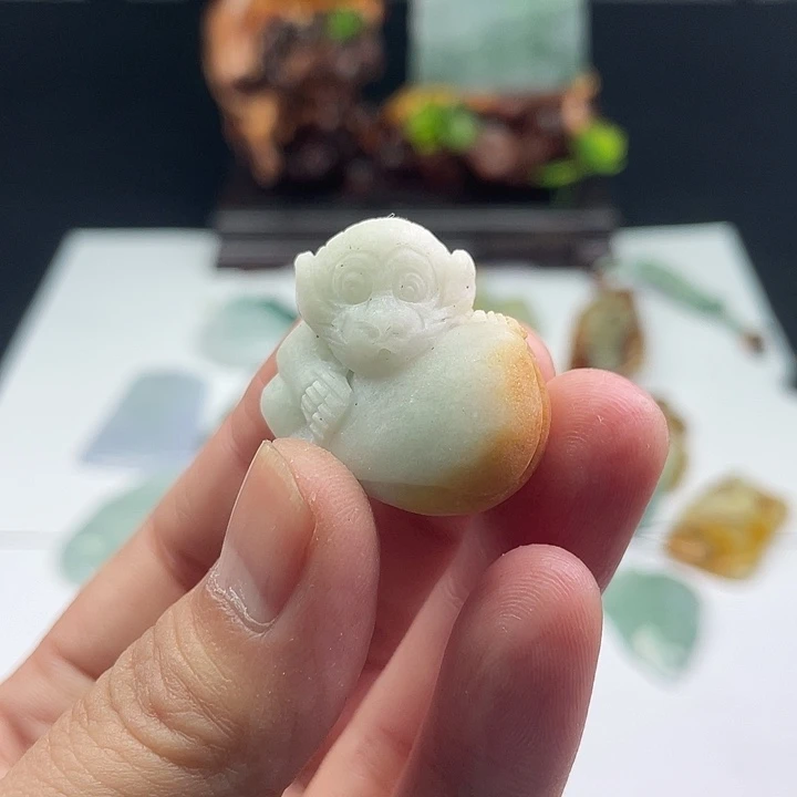 翡翠未镶嵌颈饰吊坠