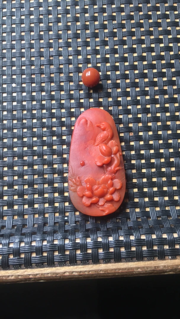 南红玛瑙吊坠挂件