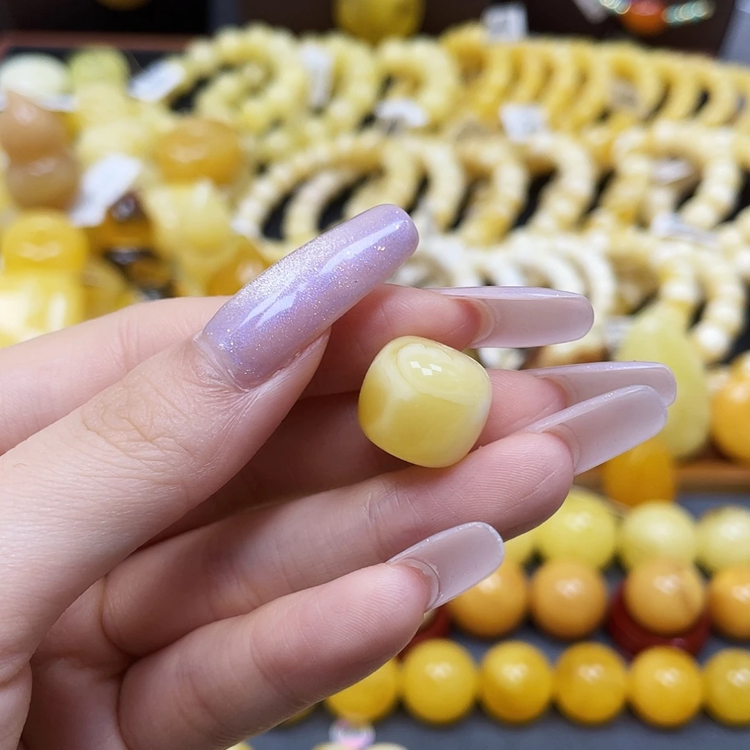 B***u琥珀未镶嵌裸石老型14.7✖️13.5mm