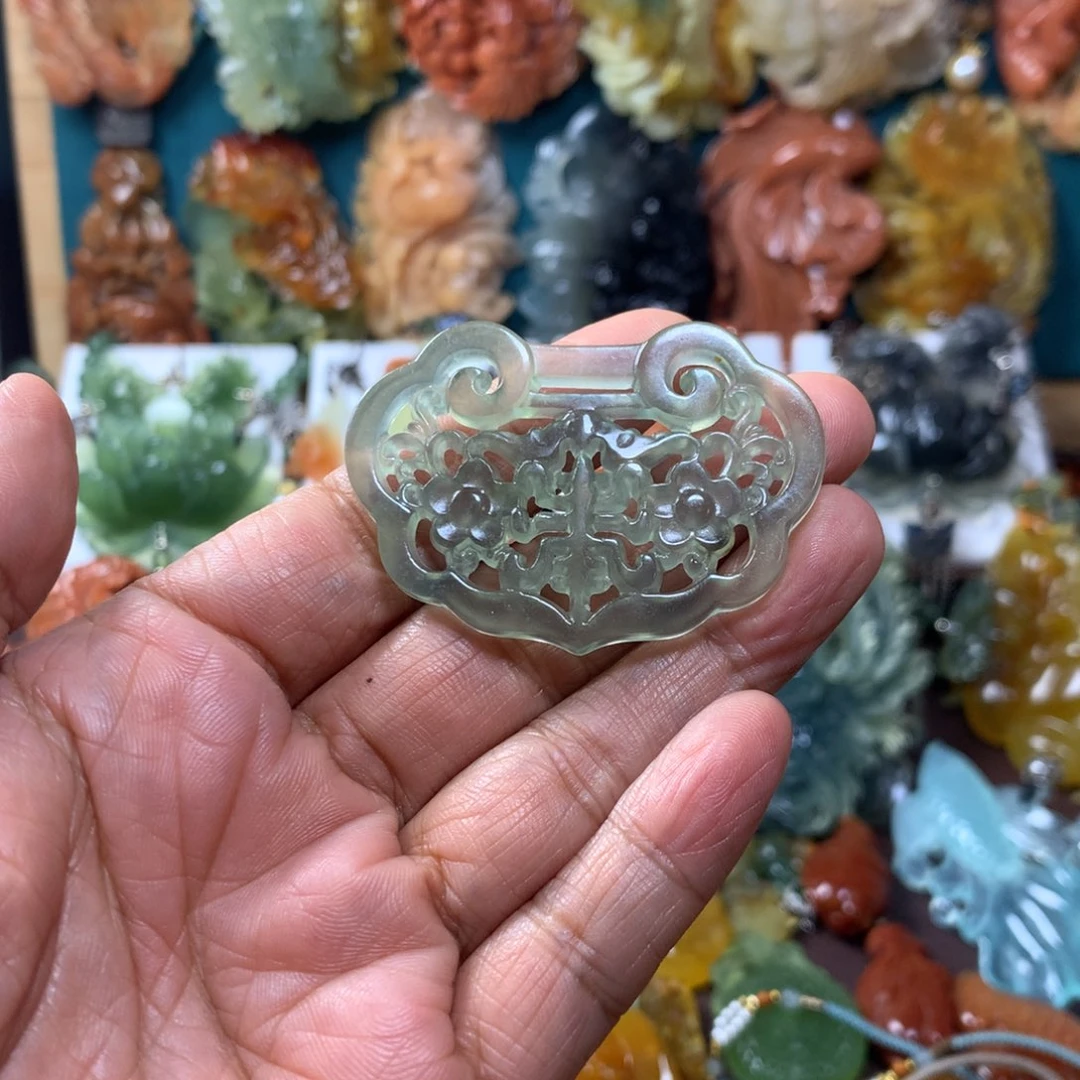 蛇纹石玉未镶嵌挂坠