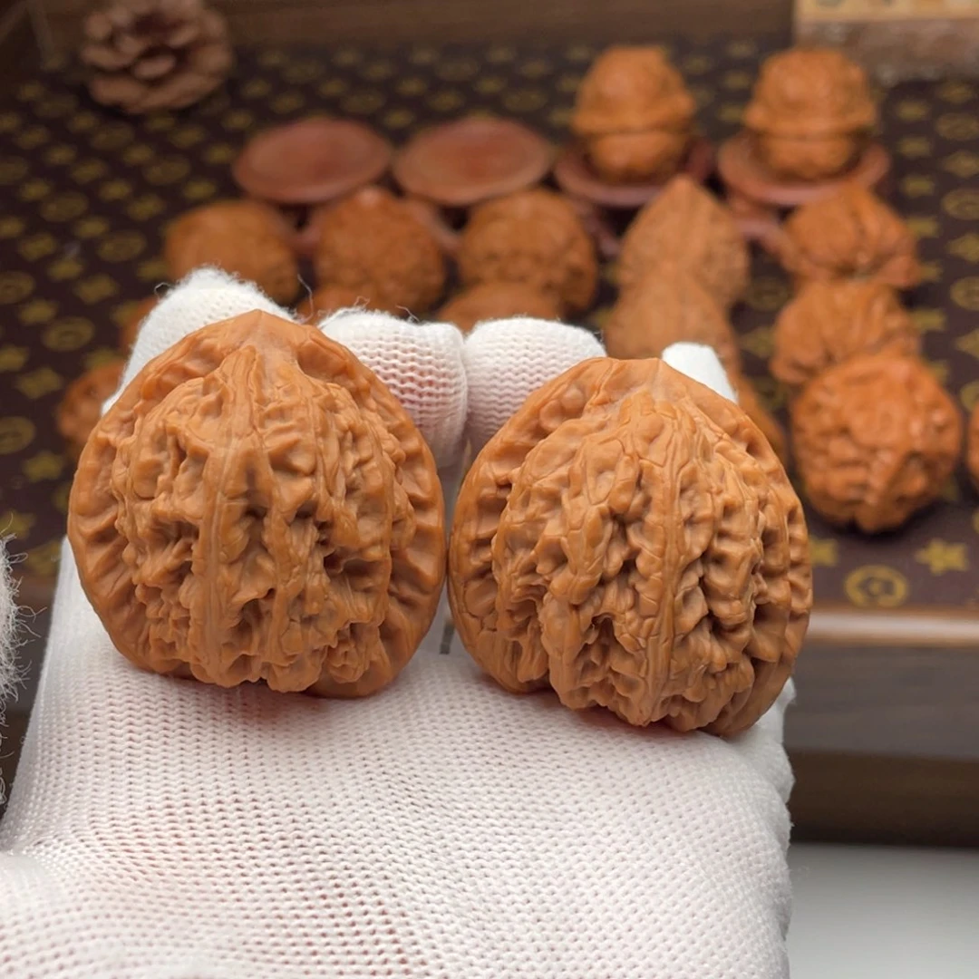 核桃文玩核桃红锦鲤