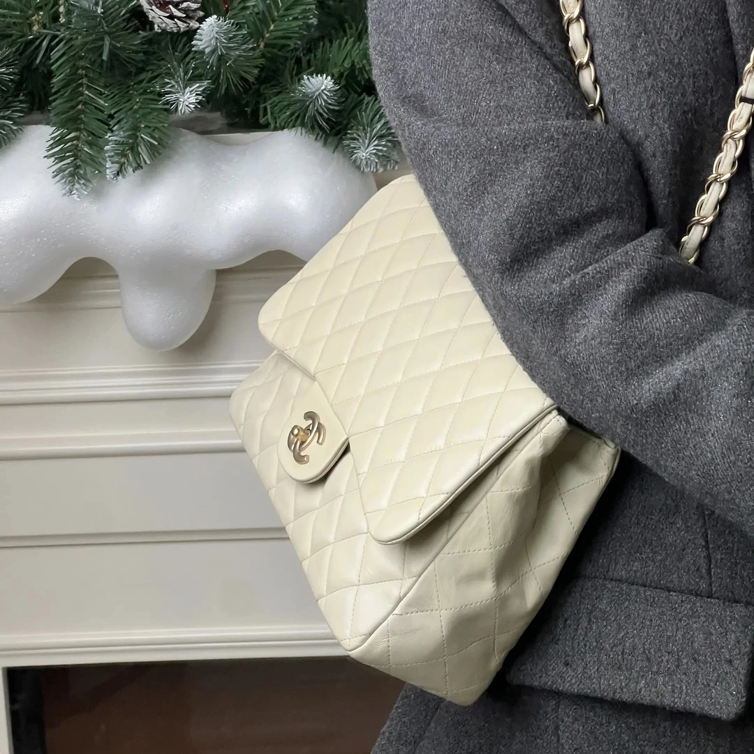 95新 Chanel/香奈儿 jumbo浅米色羊皮/甄选